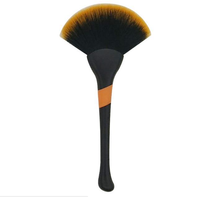 Fan Makeup Brush